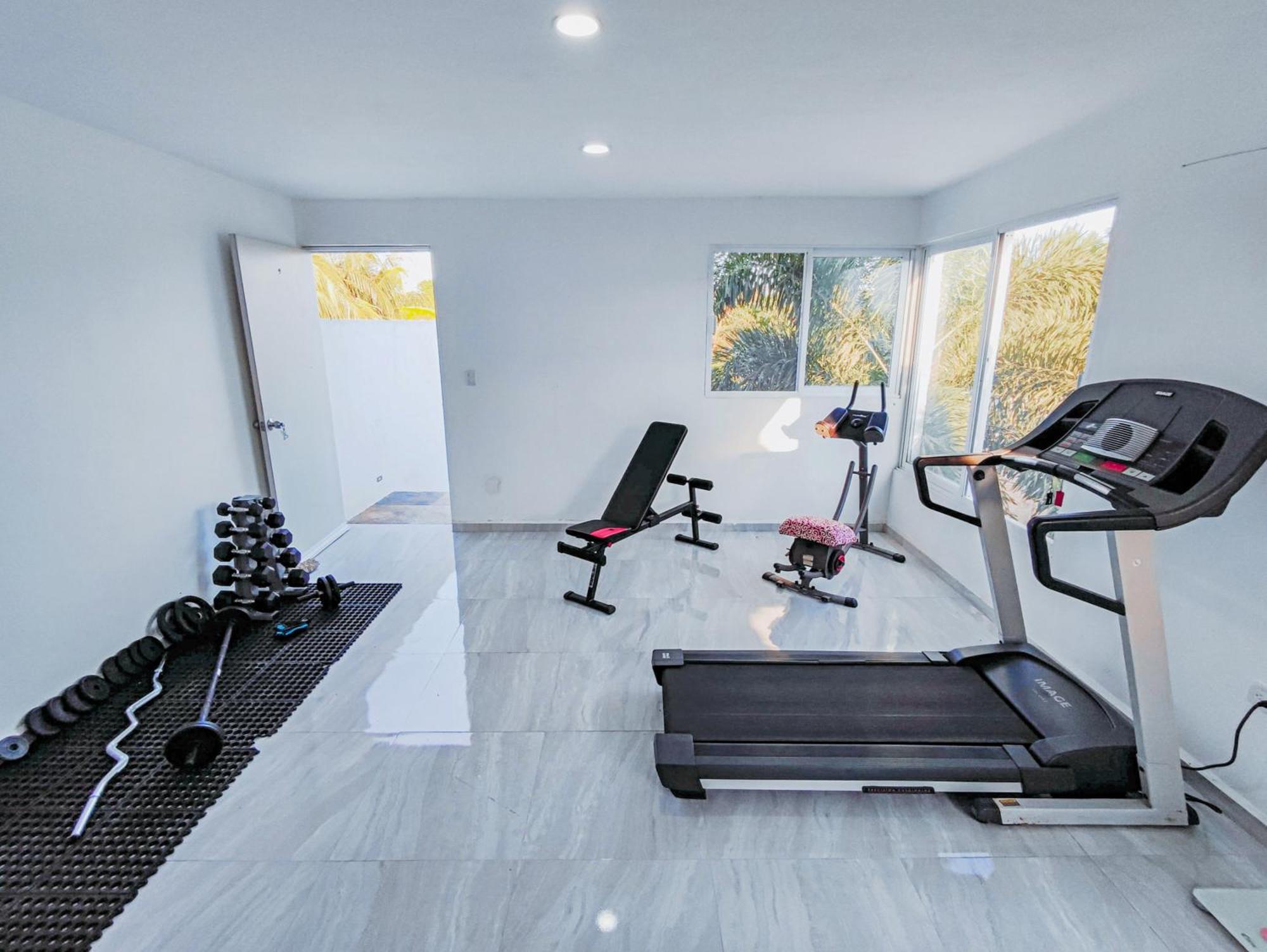 Villa Moderna Con Alberca, Gimnasio Y Cochera Merida Bagian luar foto
