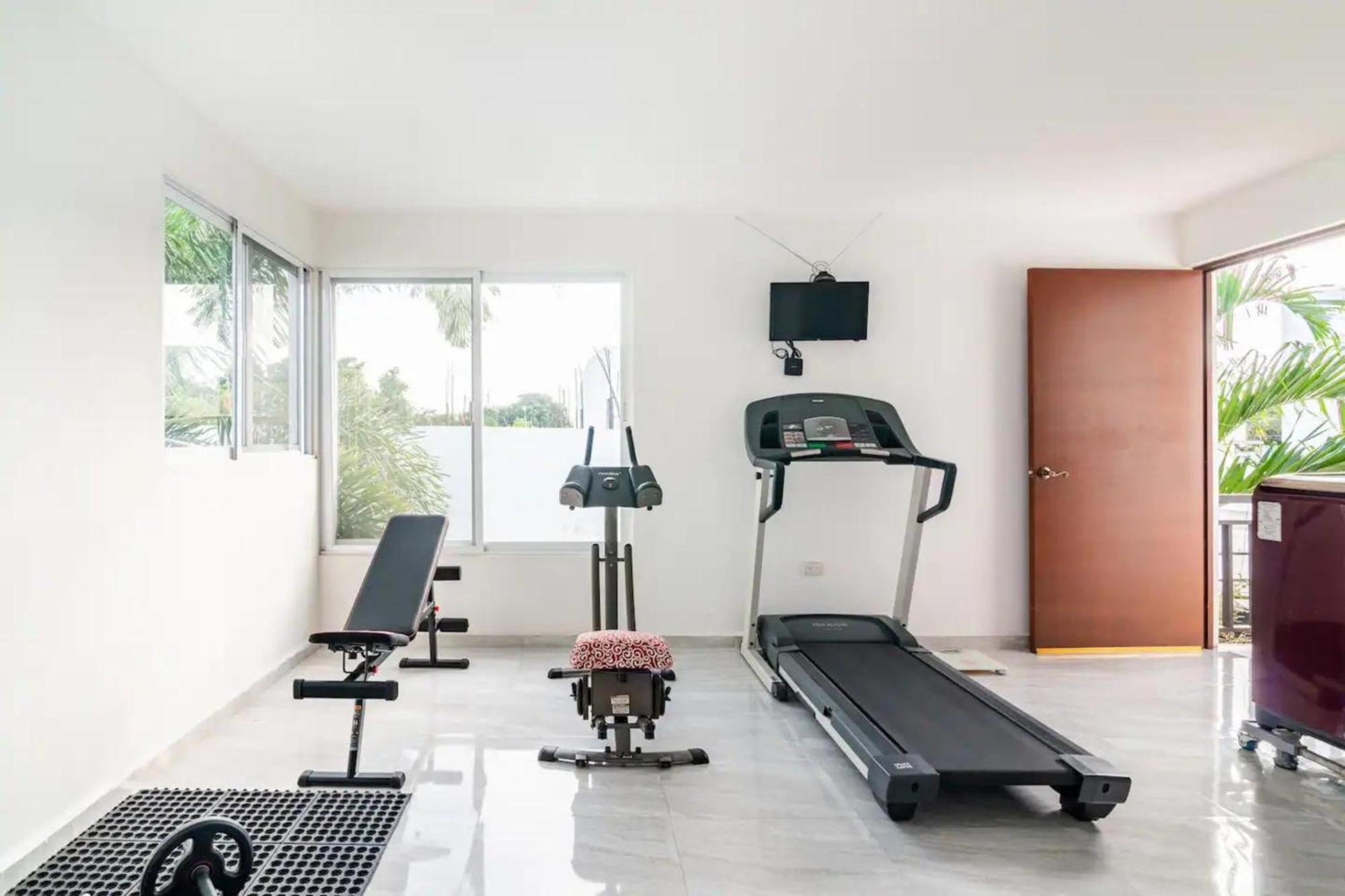 Villa Moderna Con Alberca, Gimnasio Y Cochera Merida Bagian luar foto