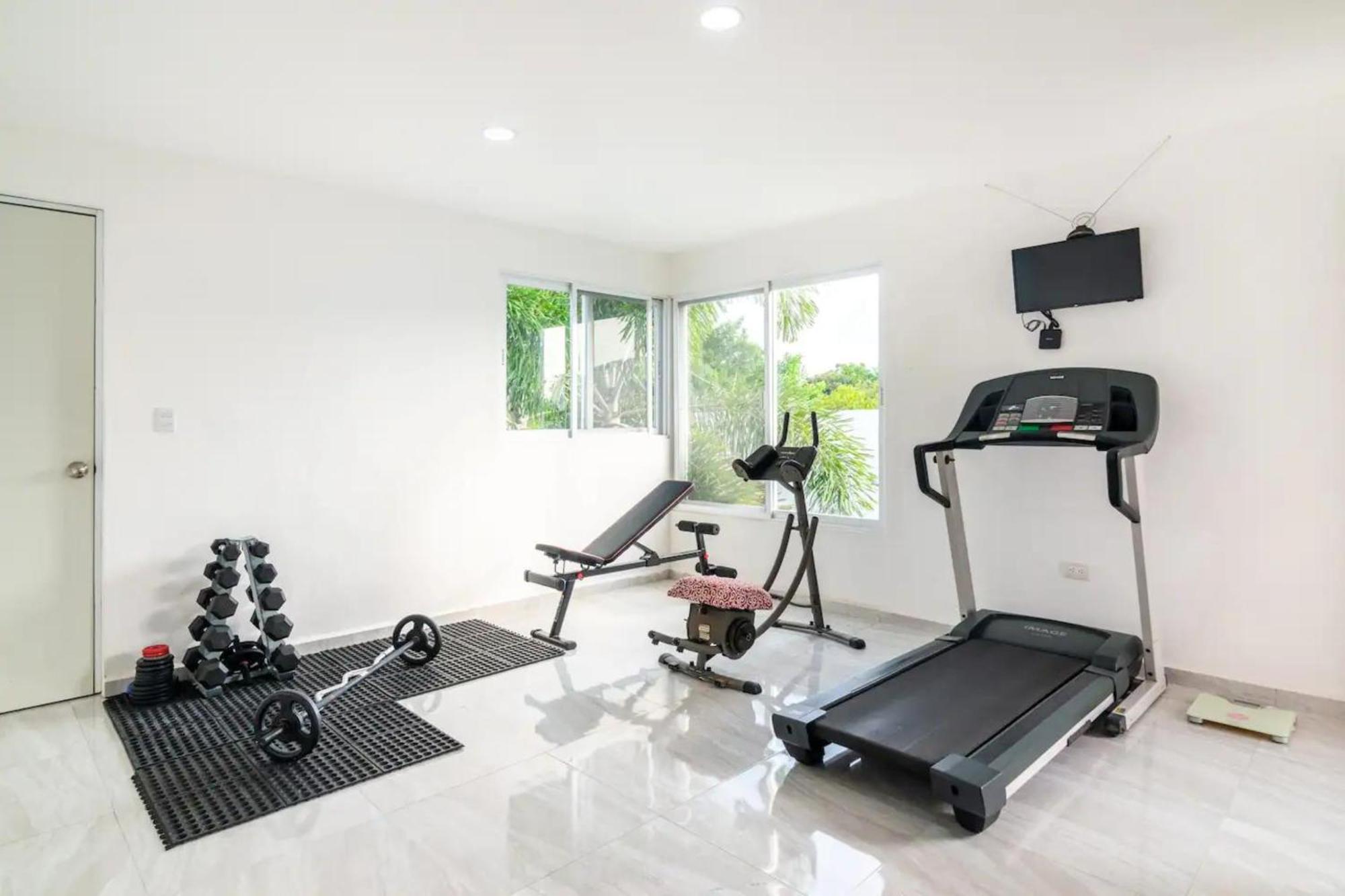 Villa Moderna Con Alberca, Gimnasio Y Cochera Merida Bagian luar foto
